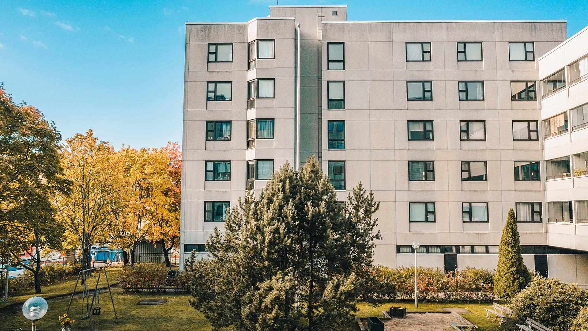 M76 Sisäpiha 2krs lounas.jpg